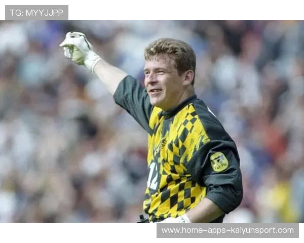 曼联门将“黄油手”再现，全队表情凝固背后隐藏的故事